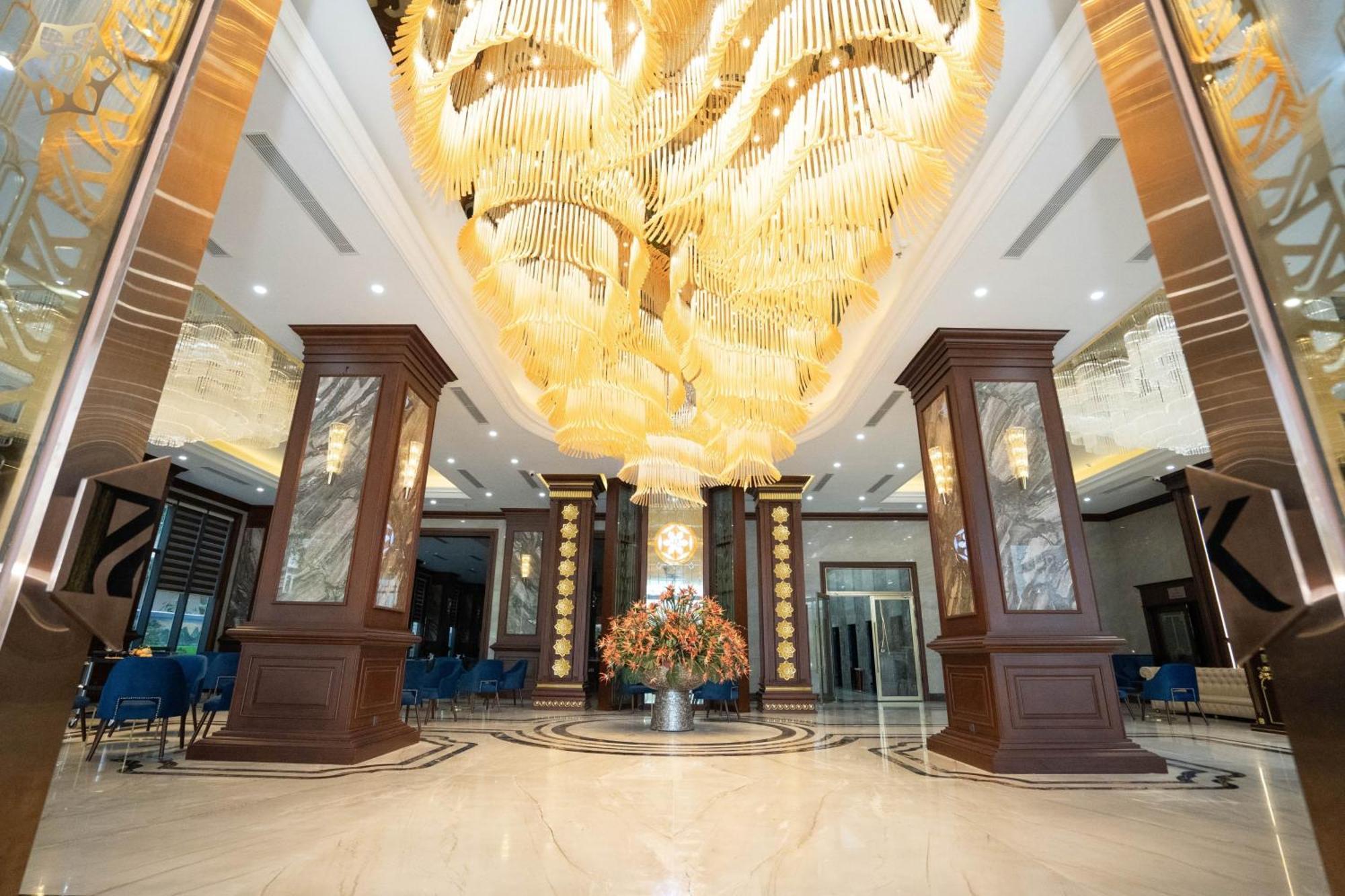 Cua Dong Luxury Hotel Vinh Esterno foto