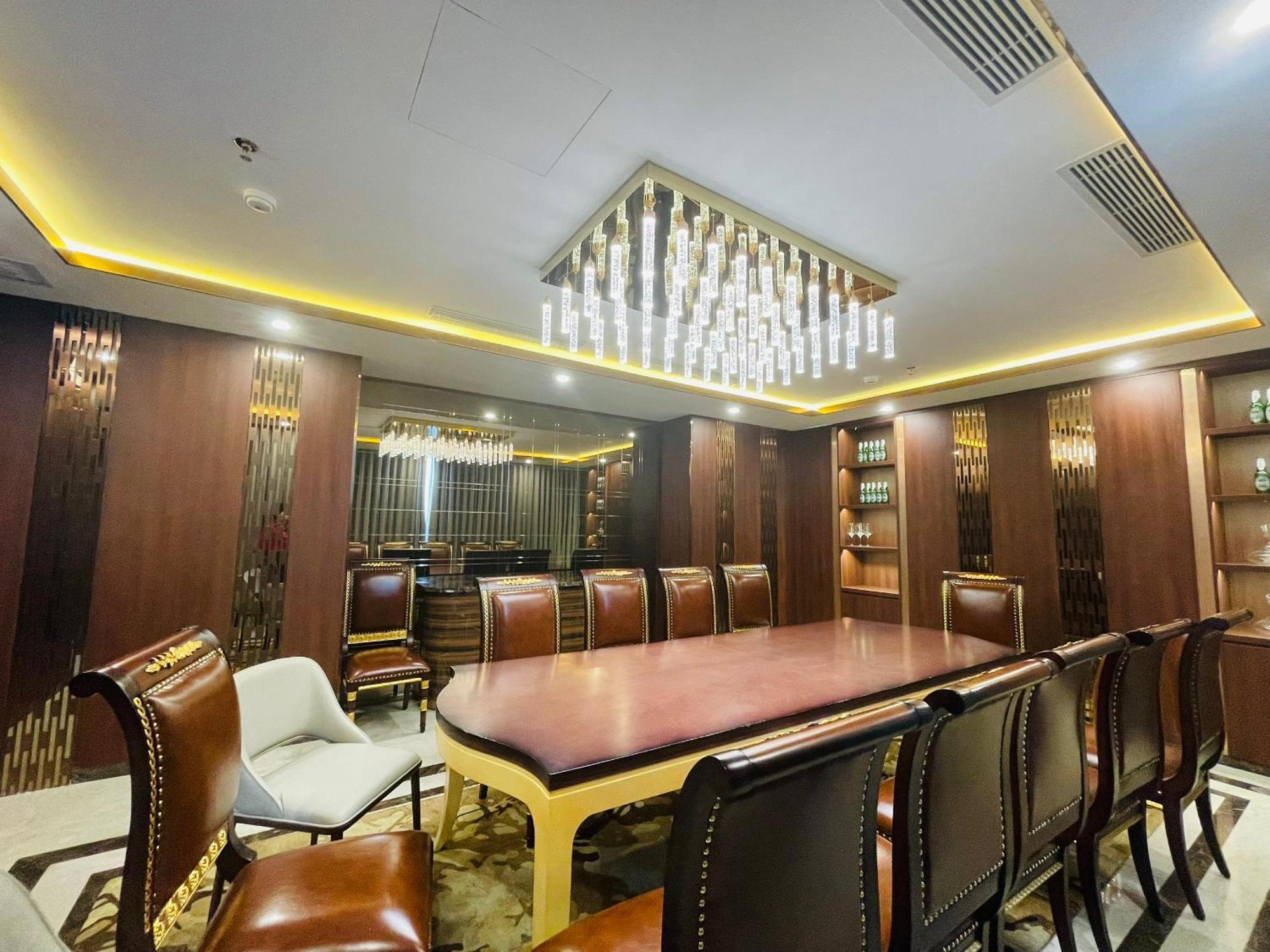 Cua Dong Luxury Hotel Vinh Esterno foto