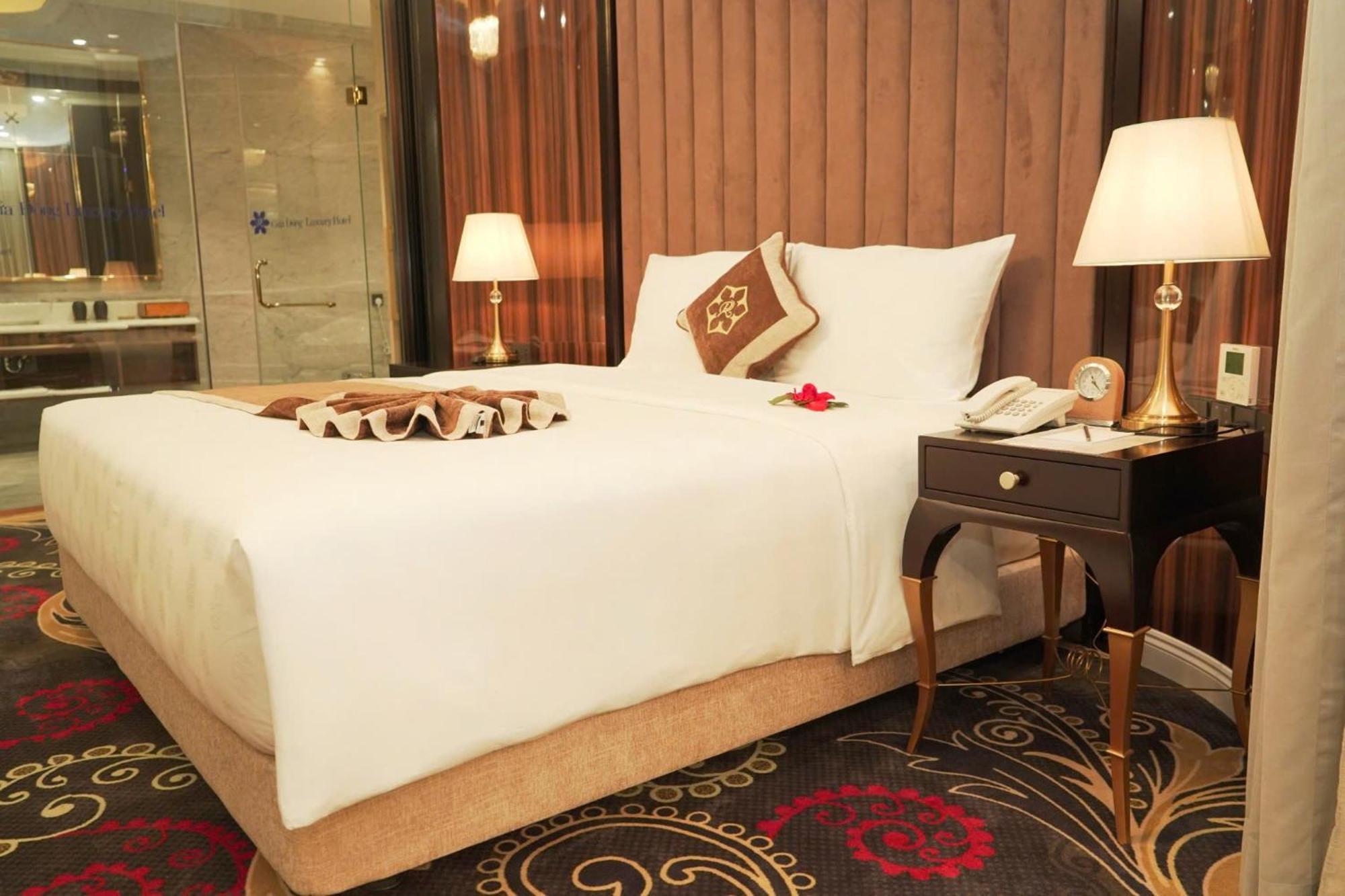 Cua Dong Luxury Hotel Vinh Esterno foto