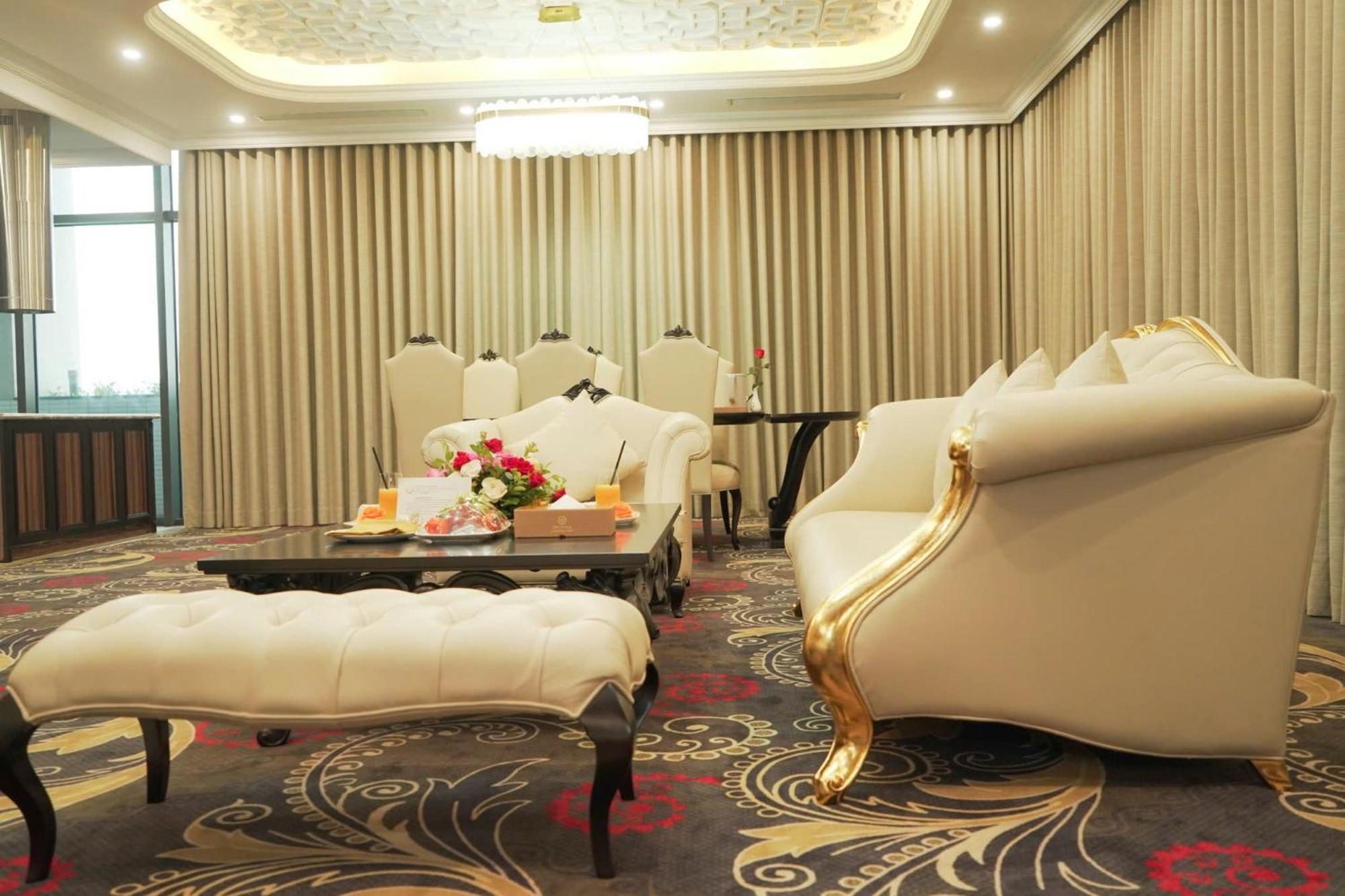 Cua Dong Luxury Hotel Vinh Esterno foto