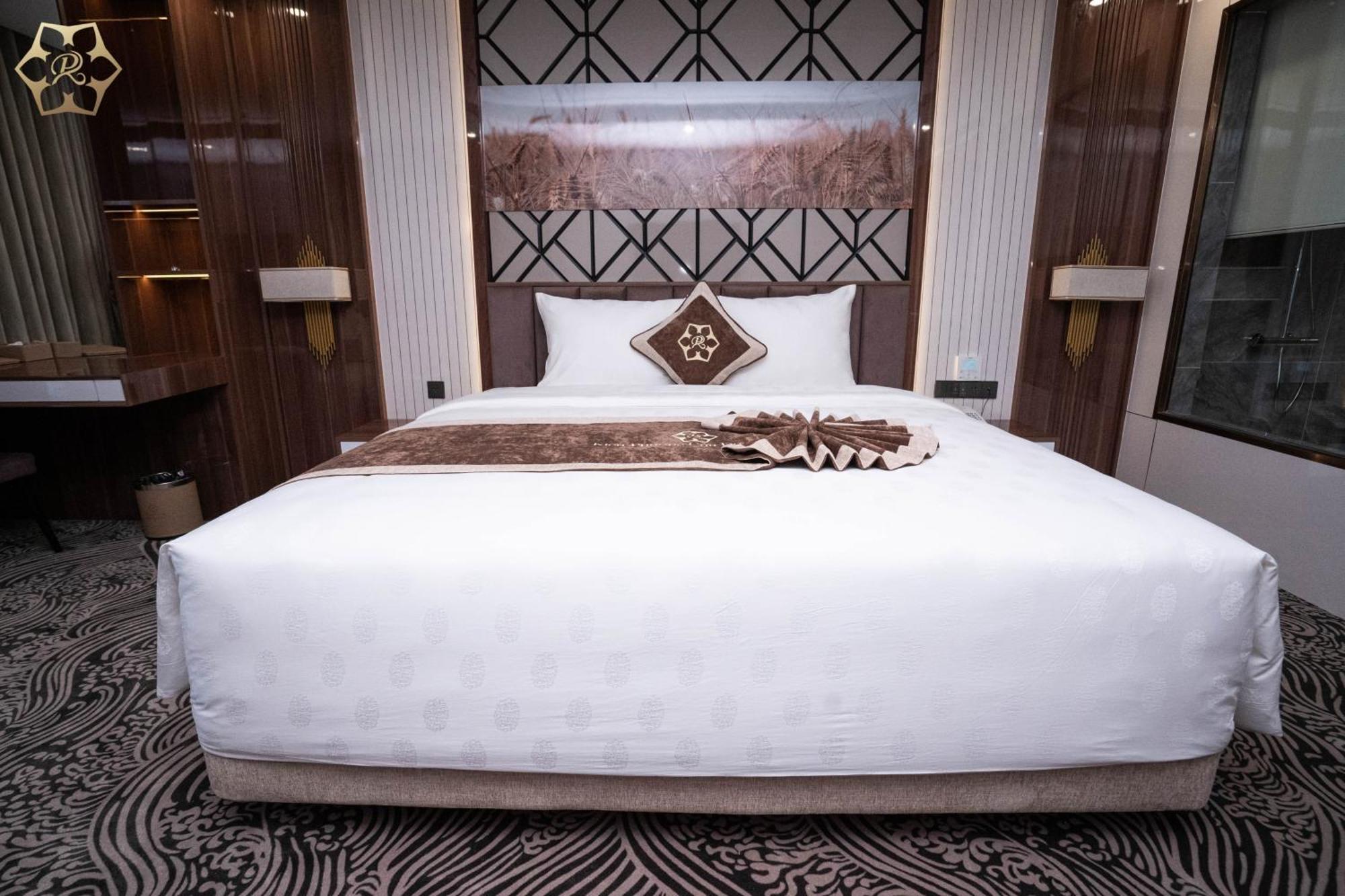 Cua Dong Luxury Hotel Vinh Esterno foto